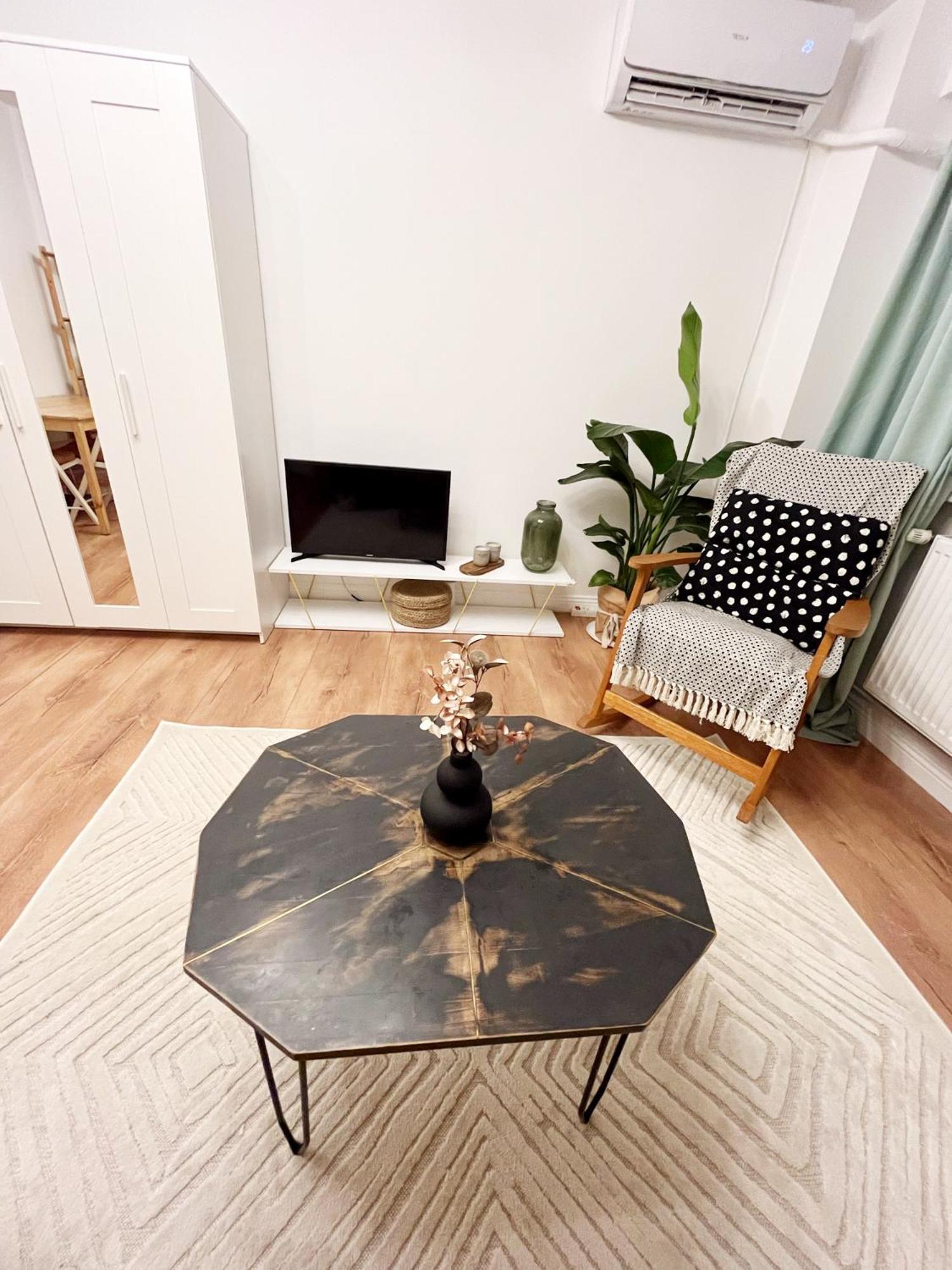 Lola'S Apartament Close To City Center Bucureşti Ngoại thất bức ảnh